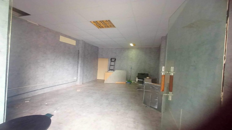 Cho thuê MBKD HÀNG ĂN, CÀ PHÊ, SPA MP Nguyễn Trãi DT 30 m2 - Giá 10 Triệu (ctl)